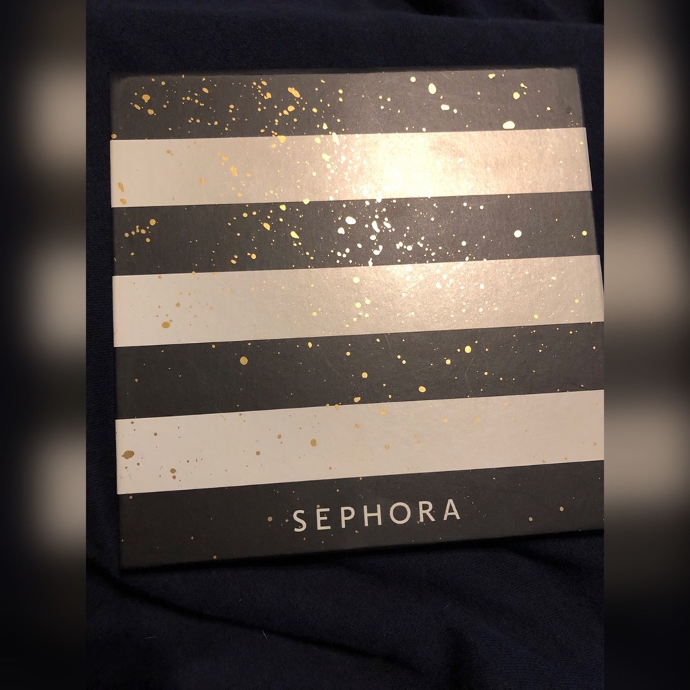 Eyeshadow palette